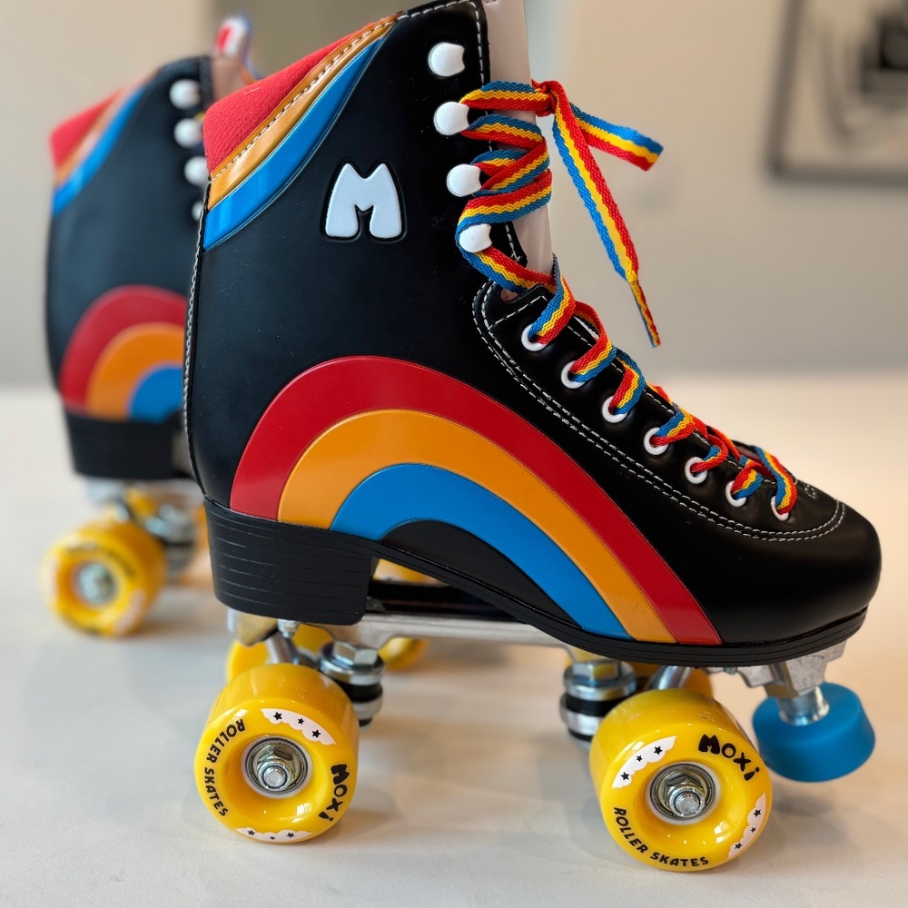 Moxi Rainbow Rider Roller Skates – Size 5 – Retro Black Rainbow Design 🌈🛼